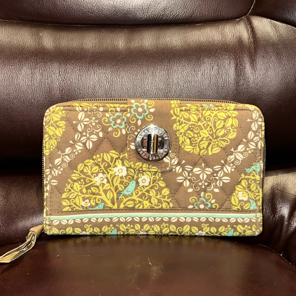 Vera Bradley Clutch / Wallet